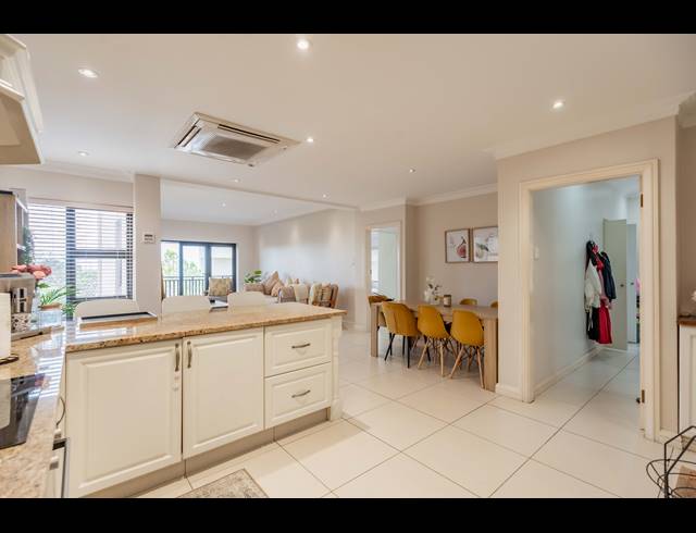 2 BEDROOM APARTMENT FOR SALE IN ESSENWOOD
